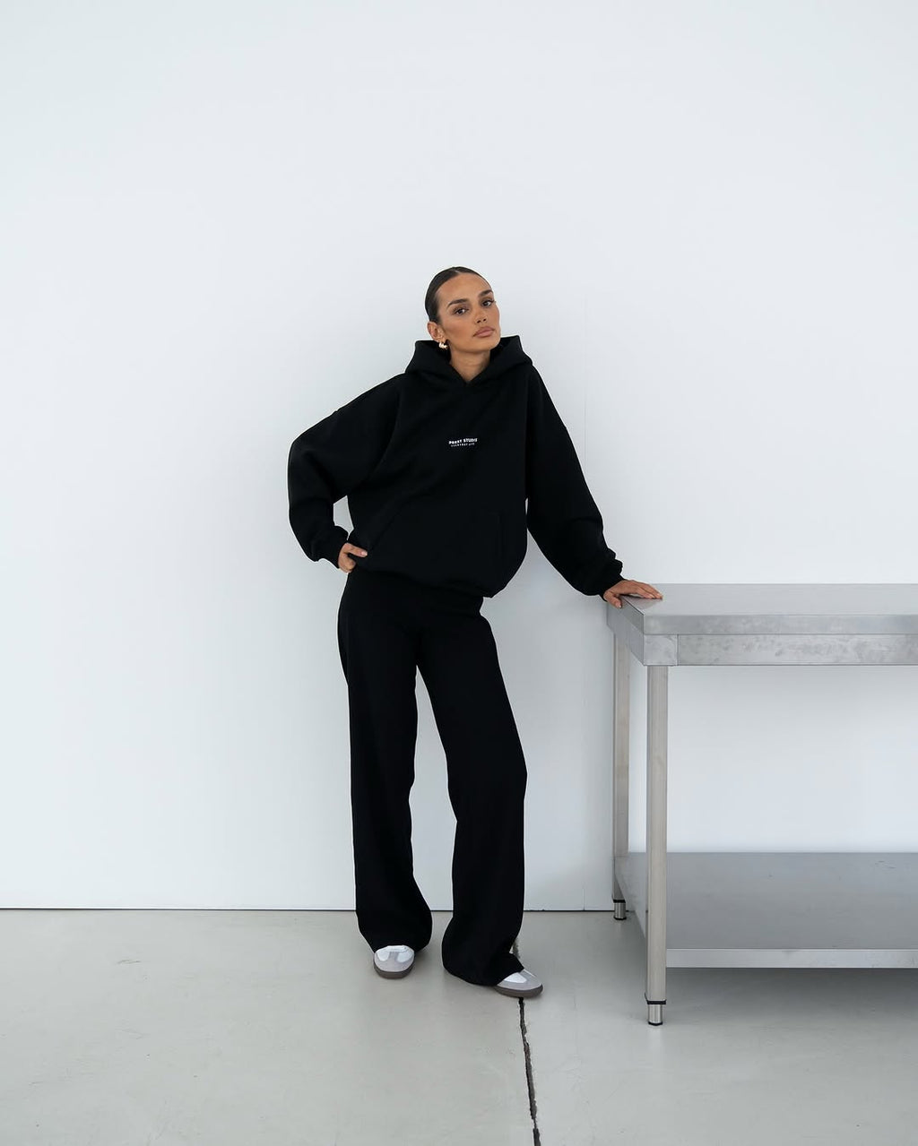 Minimalist Oversize Hoodie - Black